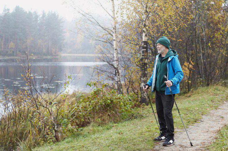 Jak się ubrać na trening nordic walking w zależności od pogody?